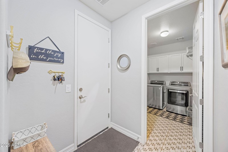 32-web-or-mls-2259-n-springfield-st