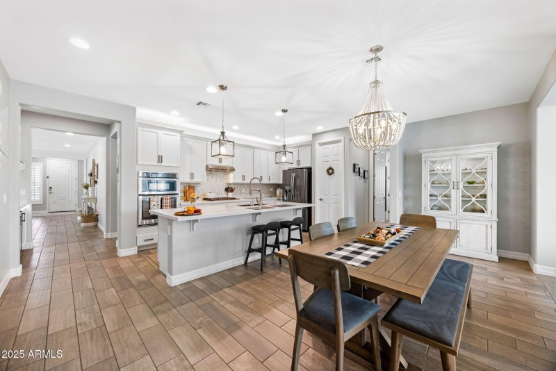 11-web-or-mls-2259-n-springfield-st