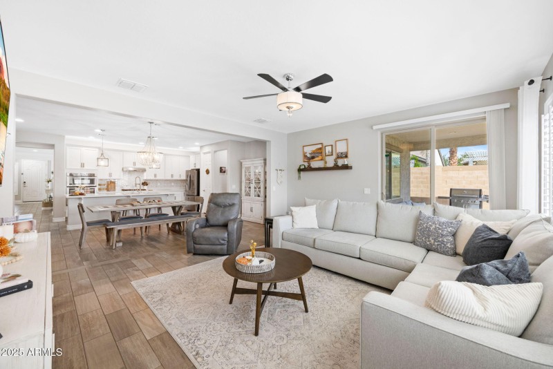 9-web-or-mls-2259-n-springfield-st