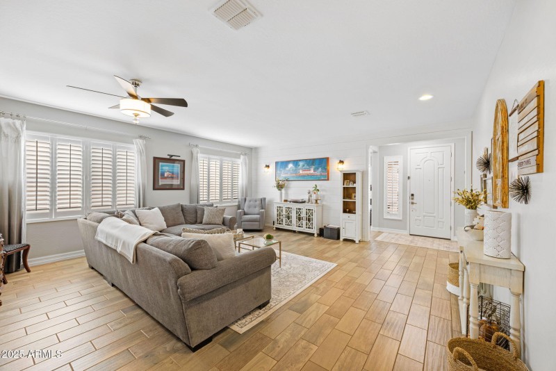 5-web-or-mls-2259-n-springfield-st