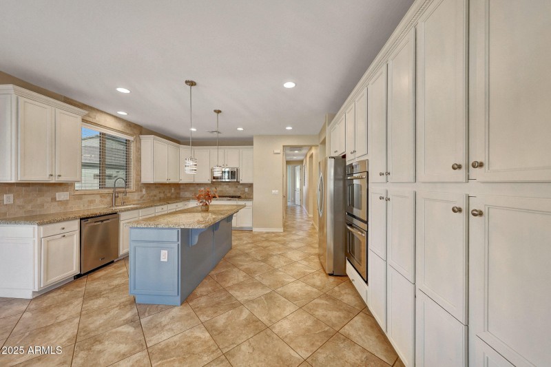 Island with Breakfast Bar