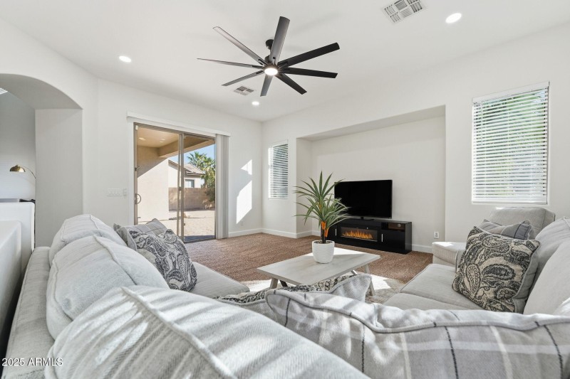 11-web-or-mls-DSC00016_with_fire