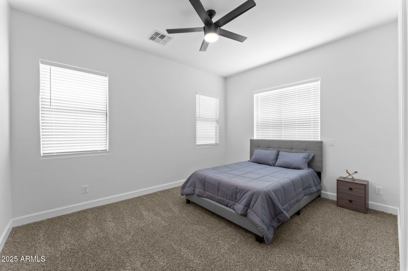 23-web-or-mls-022-bedroom