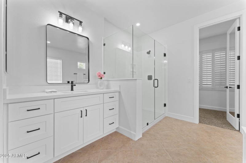 34-web-or-mls-033-primary-bathroom