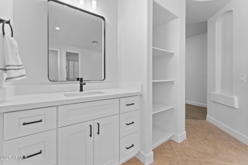 35-web-or-mls-034-primary-bathroom