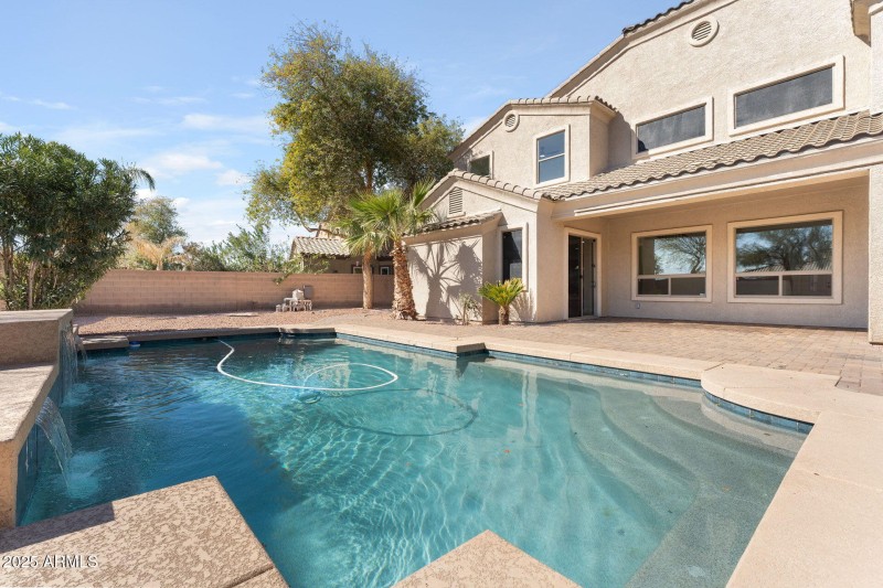 51-web-or-mls-068-pool