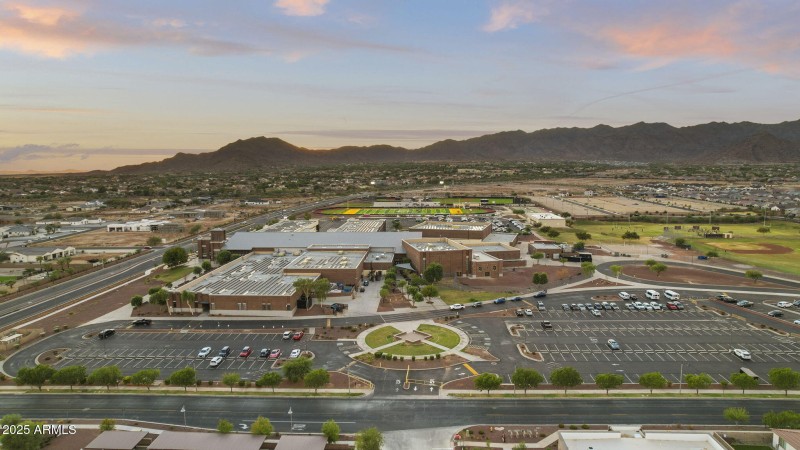 68-web-or-mls-20438-w-calle-encorvada