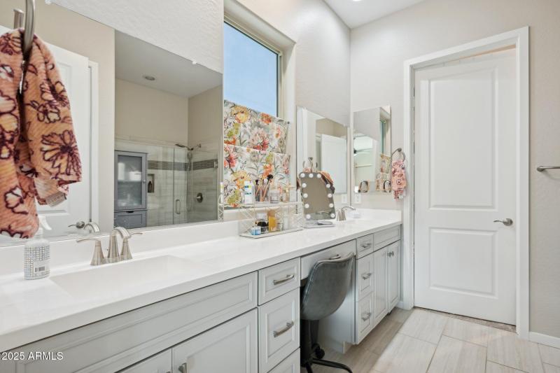 25-web-or-mls-42197-w-rosewood-ln