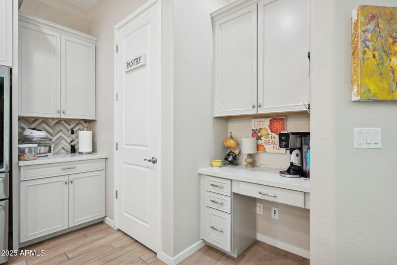 18-web-or-mls-42197-w-rosewood-ln