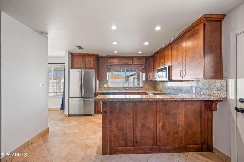 4046 E Hidalgo Ave Phoenix AZ 85040-38