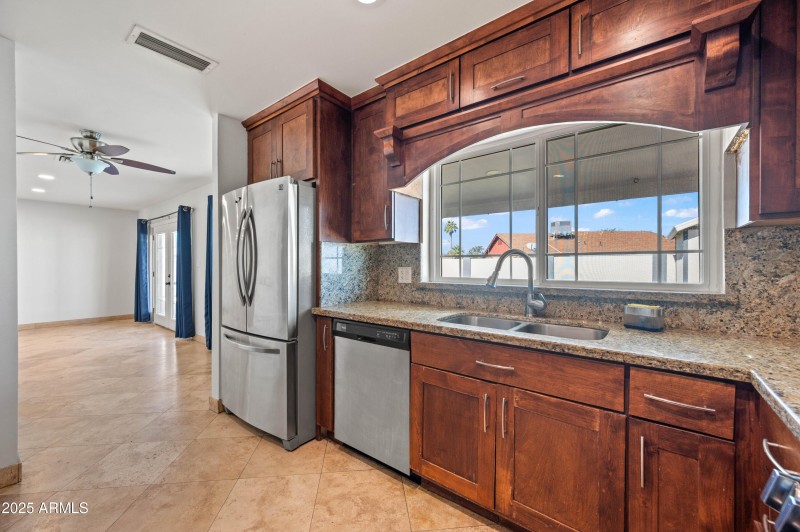 4046 E Hidalgo Ave Phoenix AZ 85040-42