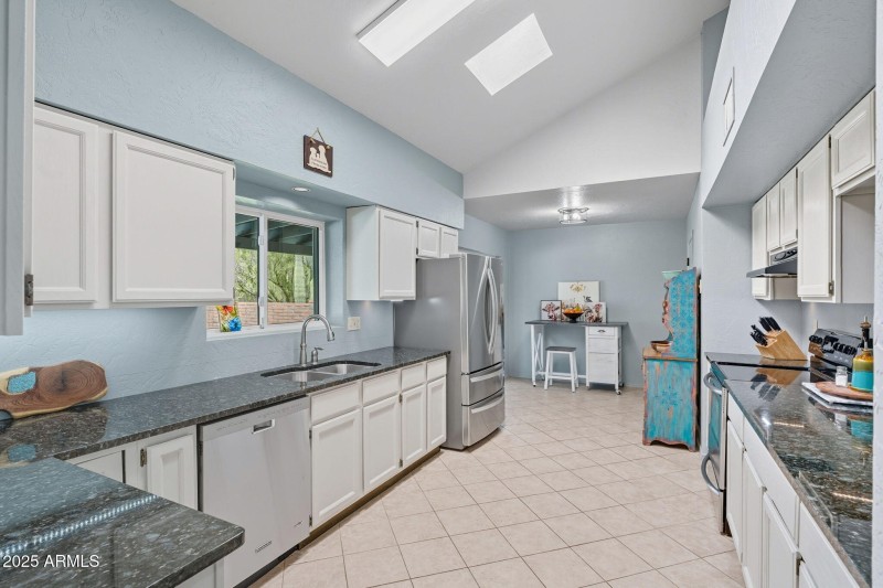 65-web-or-mls-Avenida De Pimeria Alta-46