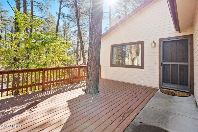 05-Deck and Entrance