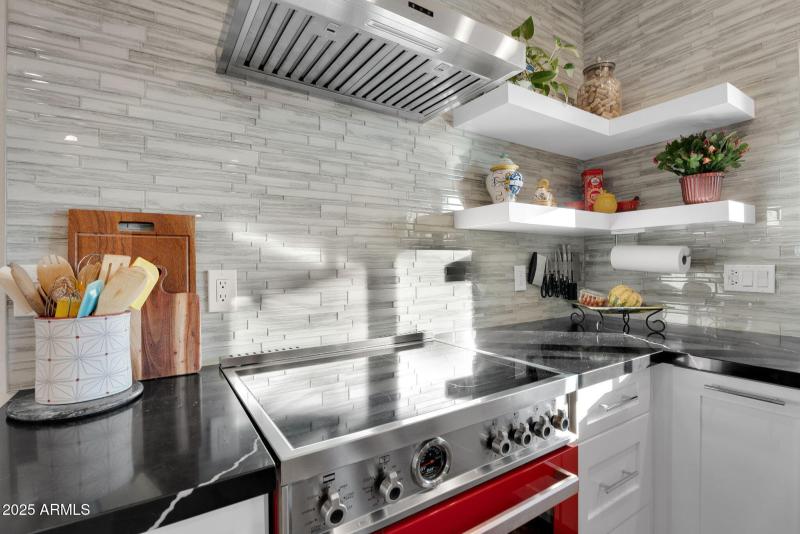 Kitchen – Stove Detail