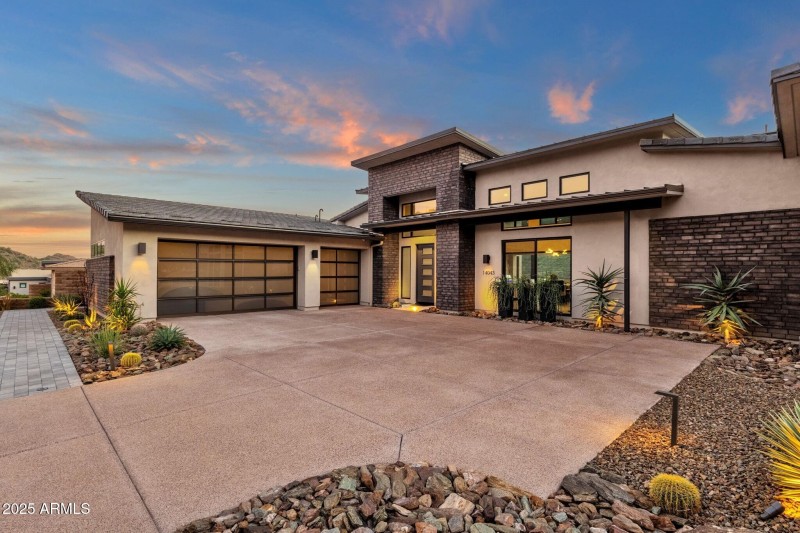 004_3 Car Garage And Parking Pad