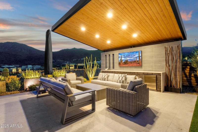 014_Entertaining Patio Lights