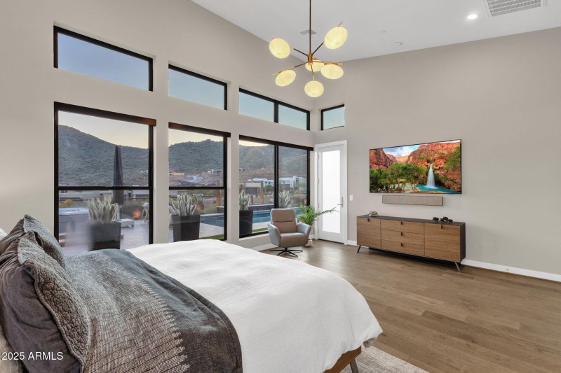 025_Primary Bedroom II