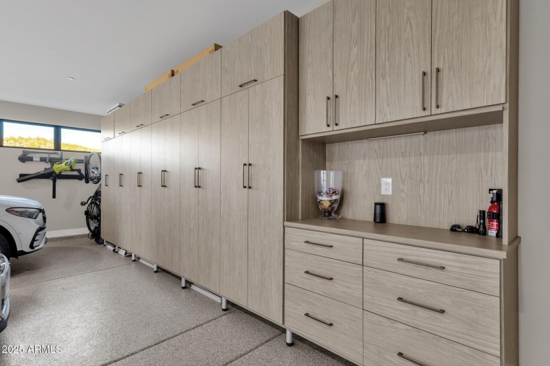 064_Garage Storage Cabinets