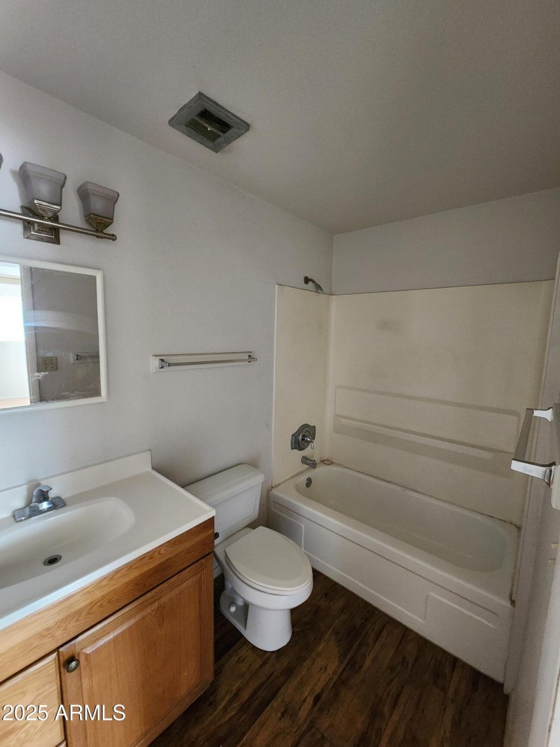 8f-208-135-16594113_cbeFOWWC_8