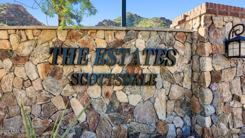 3 The Estates Scottsdale Gate