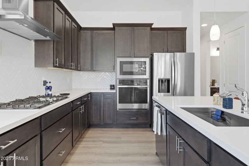 11-web-or-mls-2142 W Hide Tr-11