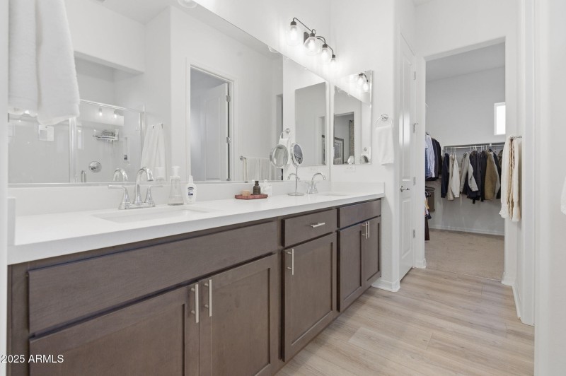 15-web-or-mls-2142 W Hide Tr-15