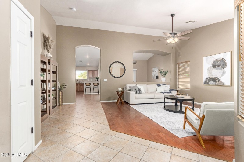 what a fantastic entertaining space.