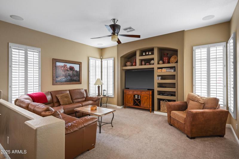 269 W El Freda Rd-12