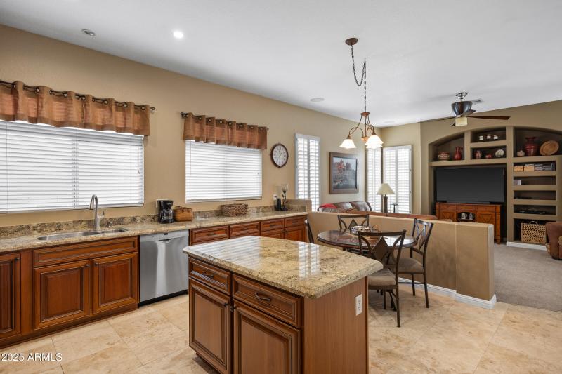 269 W El Freda Rd-16