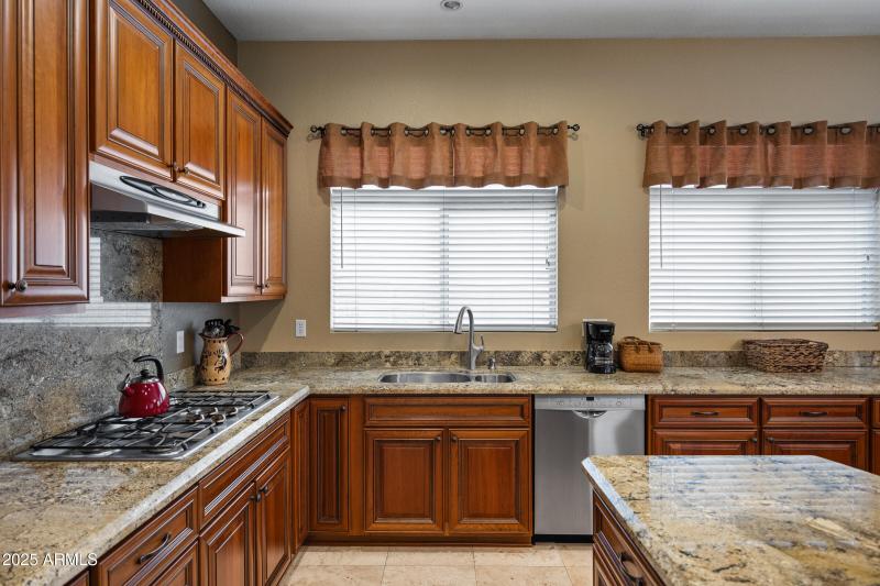 269 W El Freda Rd-17