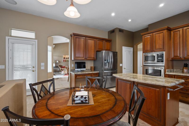 269 W El Freda Rd-19