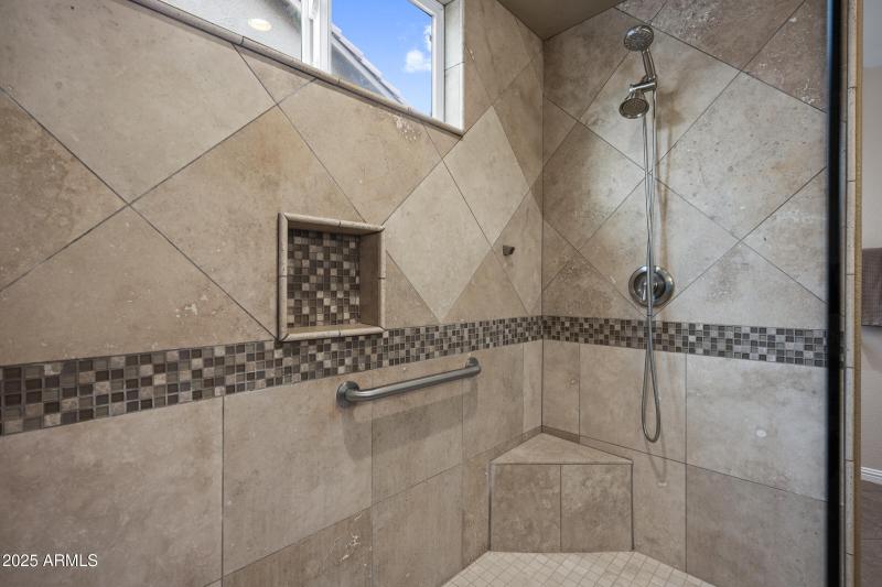 269 W El Freda Rd-31