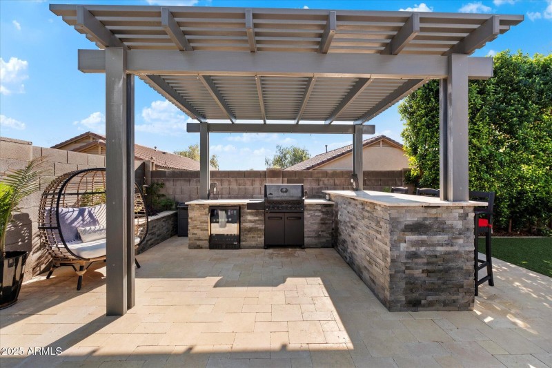 Outdoor Kitchen