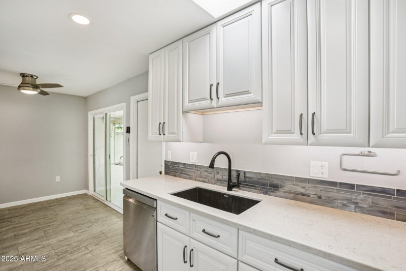 16-web-or-mls-W Forrester Dr-S1209-014