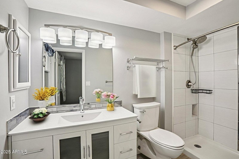 32-web-or-mls-W Forrester Dr-S1209-022 v