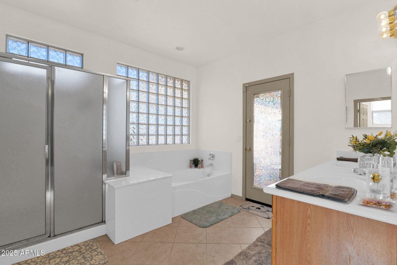 718 120th - 15Primary Bathroom