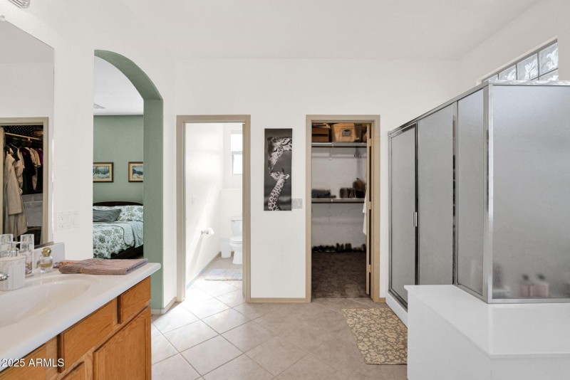 718 120th - 17Primary Bathroom