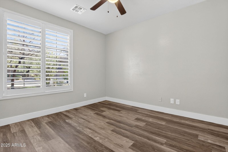 22-web-or-mls-066_a4m_CM