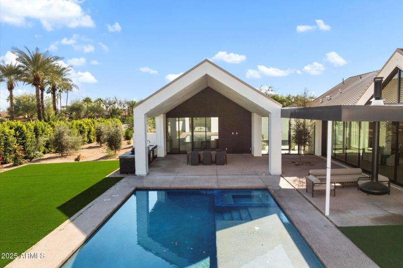 Stunning Pool and Spa