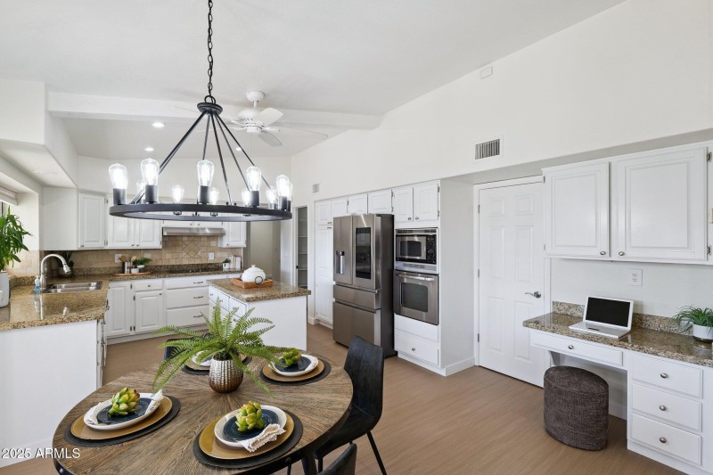 9-web-or-mls-15-e-kathleen-rd