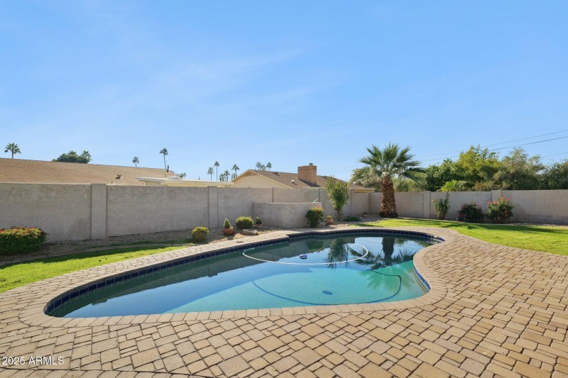 37-web-or-mls-15-e-kathleen-rd