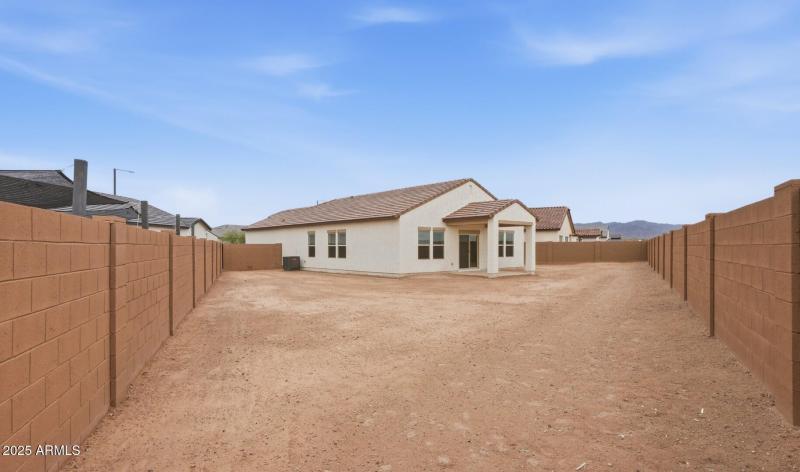 MR Lot #50 Back Exterior (3) (Large)