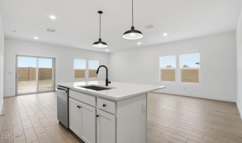 MR Lot #50 Kitchen (3) (Large)