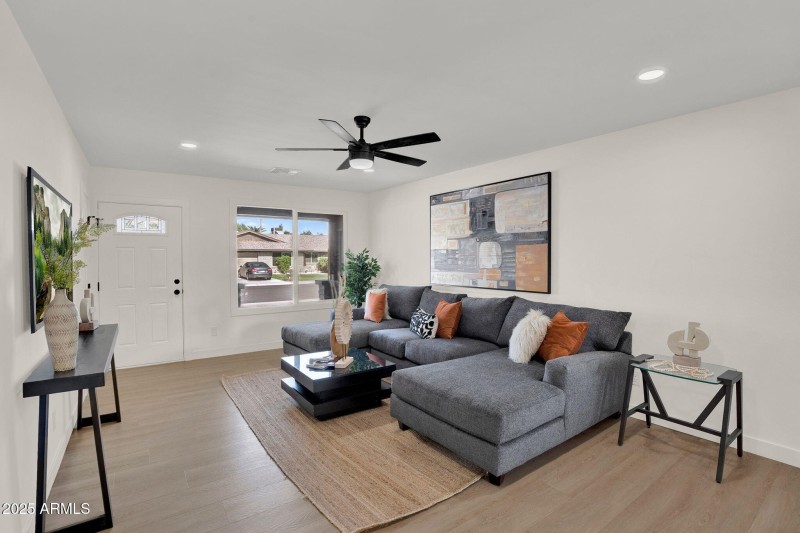 7-web-or-mls-2137 E Cornell Dr -6