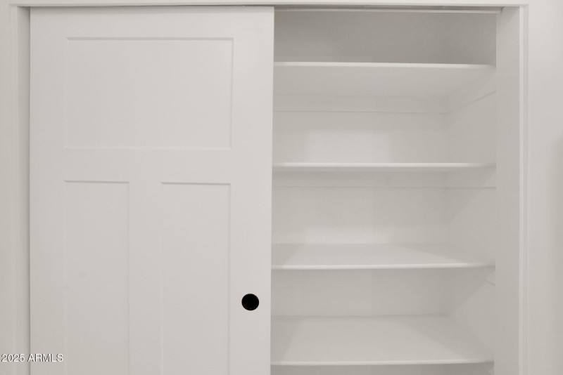 30-web-or-mls-2137 E Cornell Dr -35