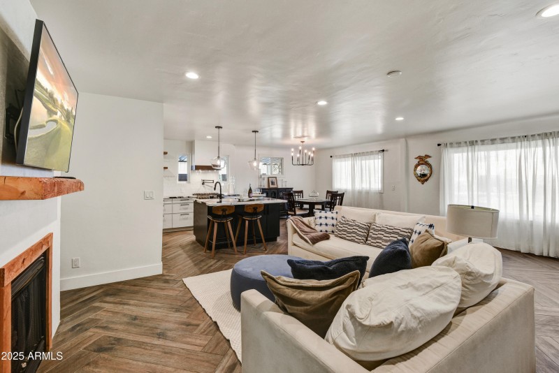 05-Family to Kitchen