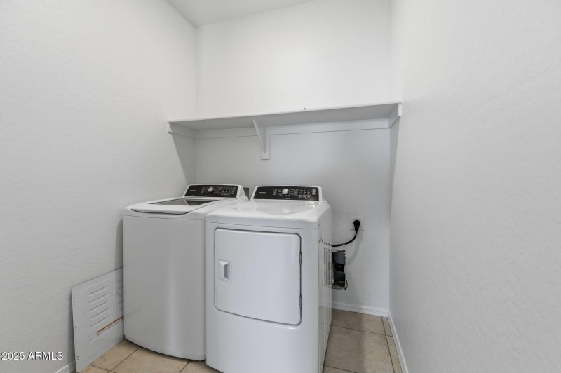 39-web-or-mls-42103 W Lago St-39