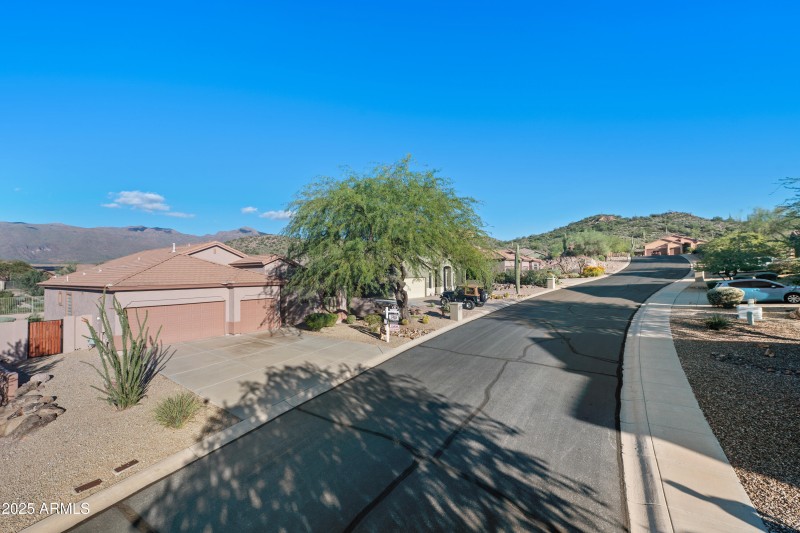 4306-S-Columbine-Way-6