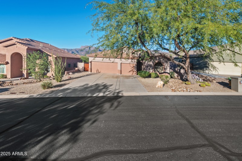 4306-S-Columbine-Way-8