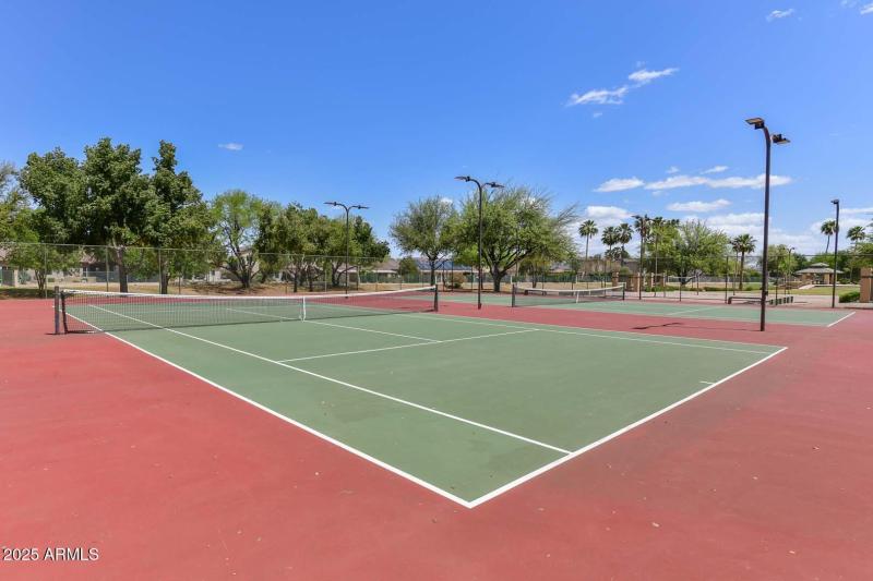 Kingswood Parke-Tennis Courts